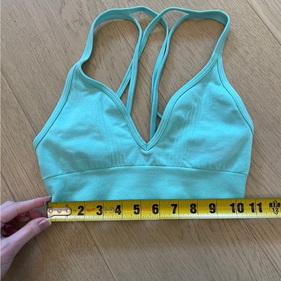 EUC Lululemon Sports Bra - lululemon workout clothes -turquoise bra - Picture 4 of 5